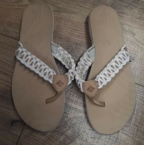 Sperry flip flops